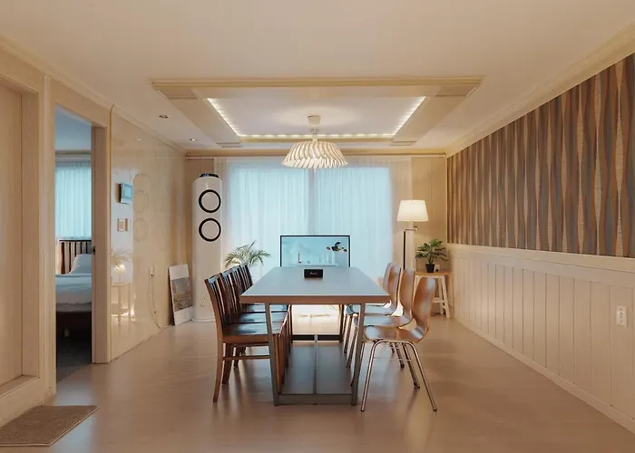 Big Group 3br 2bt 20m To Gangnam & Hongdae Direct Seoul
