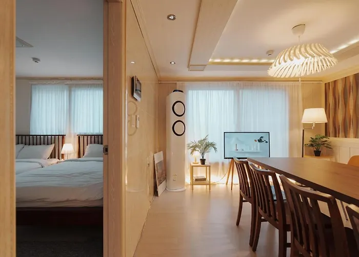 Big Group 3br 2bt 20m To Gangnam & Hongdae Direct