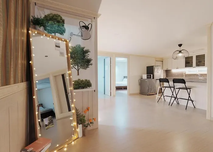 Big Group 3br 2bt 20m To Gangnam & Hongdae Direct Apartment