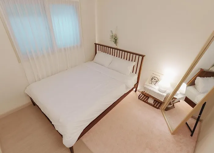 Big Group 3br 2bt 20m To Gangnam & Hongdae Direct * Seoul