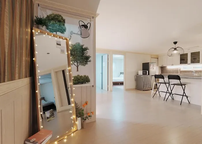 Apartment Big Group 3br 2bt 20m To Gangnam & Hongdae Direct *