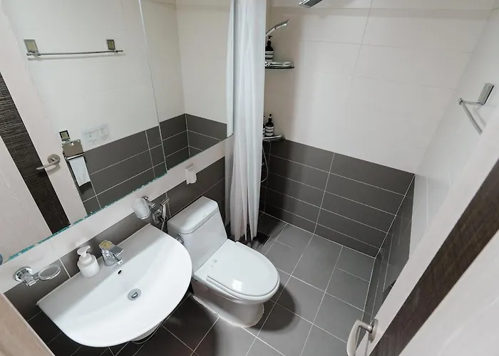 Big Group 3br 2bt 20m To Gangnam & Hongdae Direct *