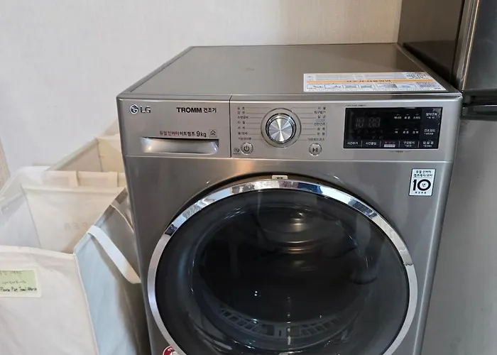 Apartment Big Group 3br 2bt 20m To Gangnam & Hongdae Direct *