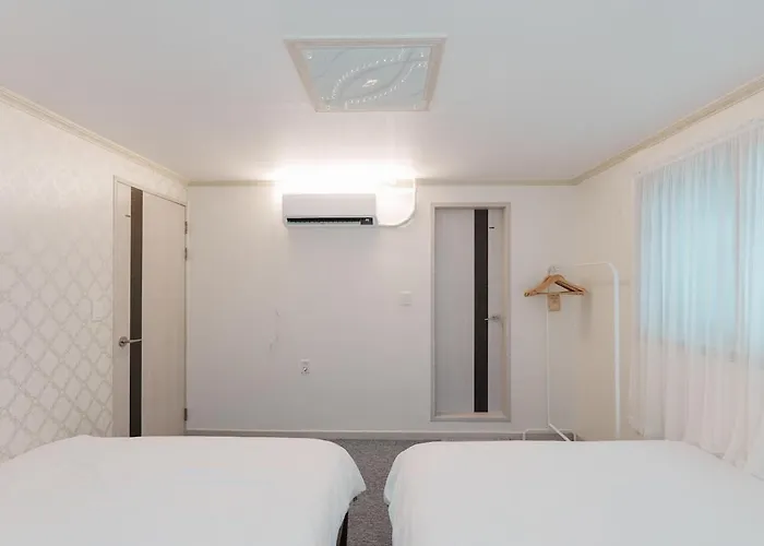 Big Group 3br 2bt 20m To Gangnam & Hongdae Direct