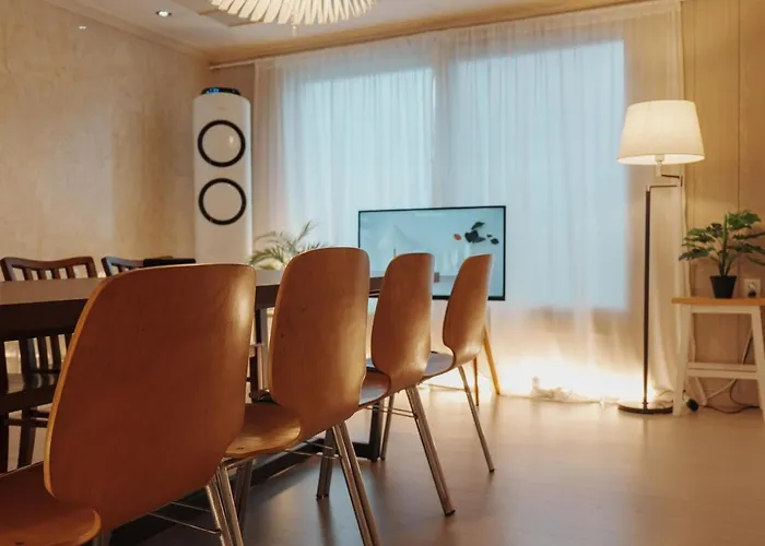 Big Group 3br 2bt 20m To Gangnam & Hongdae Direct *