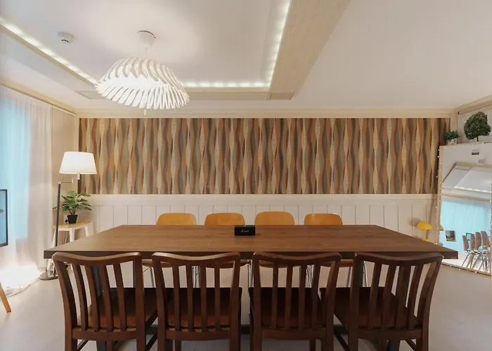 Apartment Big Group 3br 2bt 20m To Gangnam & Hongdae Direct *