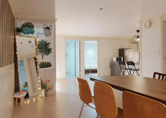 Big Group 3br 2bt 20m To Gangnam & Hongdae Direct *