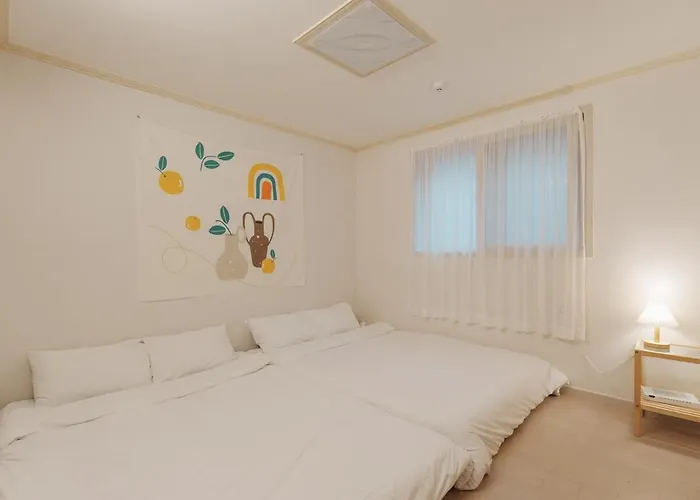 Big Group 3br 2bt 20m To Gangnam & Hongdae Direct Apartment Seoul